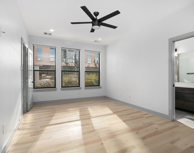 2422 Navigation Boulevard - Photo Thumbnail 8