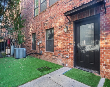 2422 Navigation Boulevard - Photo Thumbnail 15