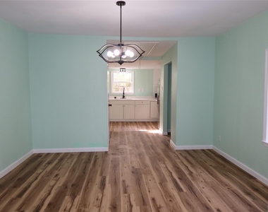 5122 Avenue L - Photo Thumbnail 2