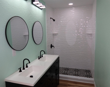 5122 Avenue L - Photo Thumbnail 5