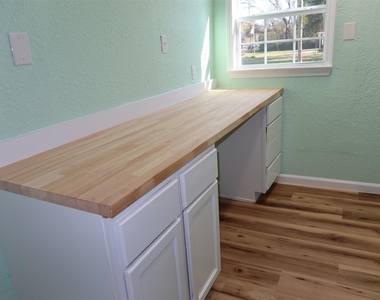 5122 Avenue L - Photo Thumbnail 8