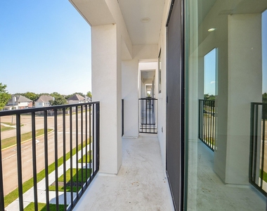 15000 S Richmond Avenue - Photo Thumbnail 13