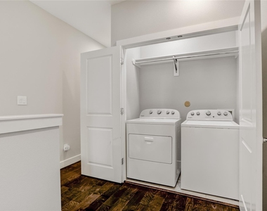 2413 Chapman Street - Photo Thumbnail 14
