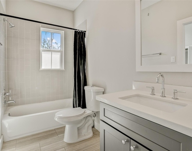 2413 Chapman Street - Photo Thumbnail 12