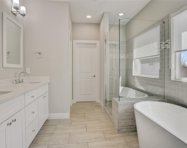 2413 Chapman Street - Photo Thumbnail 8