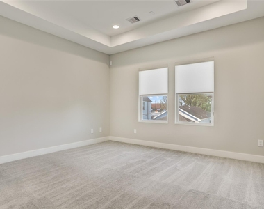 2413 Chapman Street - Photo Thumbnail 7