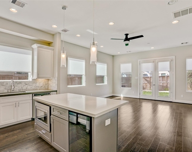 2413 Chapman Street - Photo Thumbnail 2