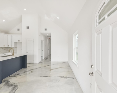 16922 W Forrestal - Photo Thumbnail 2
