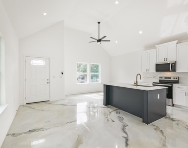 16922 W Forrestal - Photo Thumbnail 5