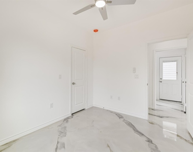 16922 W Forrestal - Photo Thumbnail 25