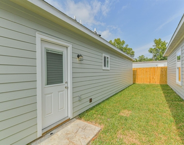 16922 W Forrestal - Photo Thumbnail 1