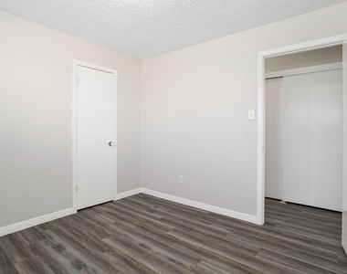 118 Johnson Street - Photo Thumbnail 13