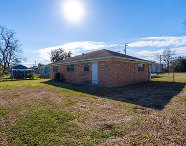 118 Johnson Street - Photo Thumbnail 15
