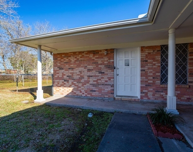 118 Johnson Street - Photo Thumbnail 17