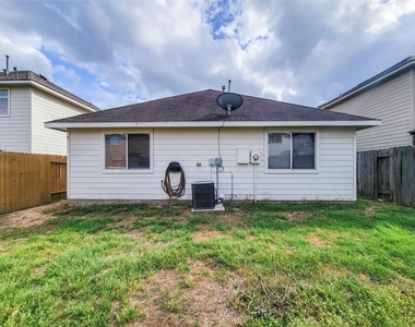 7206 Cool Springs Court - Photo Thumbnail 12