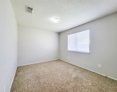 7206 Cool Springs Court - Photo Thumbnail 9