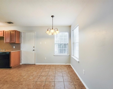 7206 Cool Springs Court - Photo Thumbnail 4