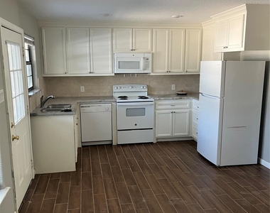 18222 Bonnie Alice Drive - Photo Thumbnail 2