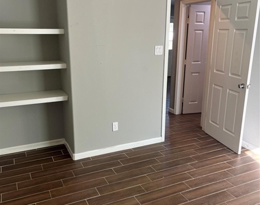 18222 Bonnie Alice Drive - Photo Thumbnail 4