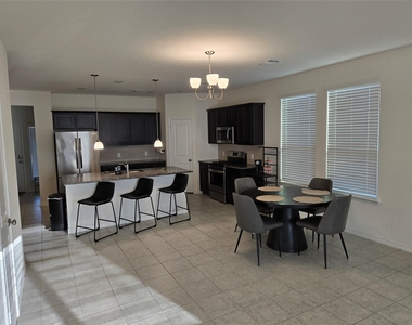 2932 Desert Lily Lane - Photo Thumbnail 6