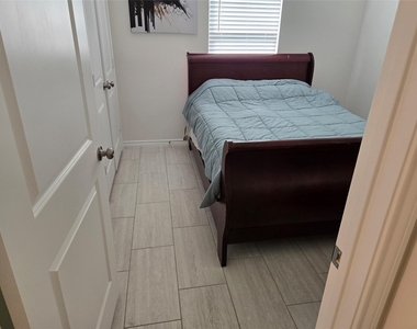 2932 Desert Lily Lane - Photo Thumbnail 5