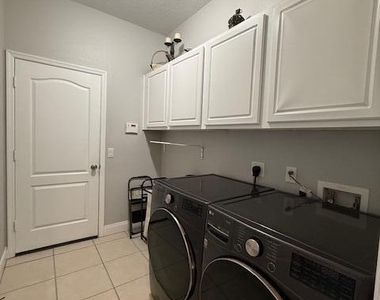 631 Waterside Circle - Photo Thumbnail 6