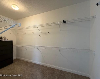 631 Waterside Circle - Photo Thumbnail 10