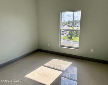 910 Twisting Branch Court - Photo Thumbnail 15