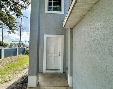 910 Twisting Branch Court - Photo Thumbnail 1