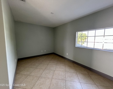 910 Twisting Branch Court - Photo Thumbnail 11
