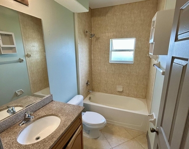 910 Twisting Branch Court - Photo Thumbnail 9