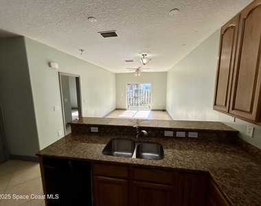 910 Twisting Branch Court - Photo Thumbnail 12