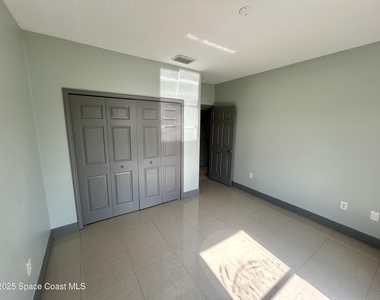 910 Twisting Branch Court - Photo Thumbnail 16