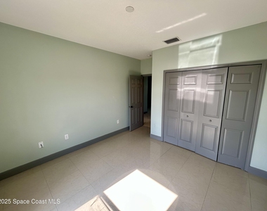 910 Twisting Branch Court - Photo Thumbnail 14