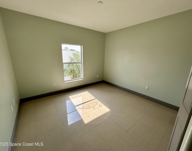 910 Twisting Branch Court - Photo Thumbnail 17