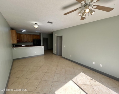 910 Twisting Branch Court - Photo Thumbnail 6