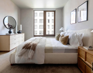 East 50 Street - Photo Thumbnail 7