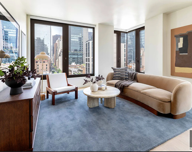 East 50 Street - Photo Thumbnail 5