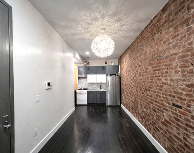 1066 Putnam Avenue - Photo Thumbnail 3