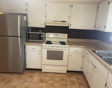 333 Lagoon Drive - Photo Thumbnail 2