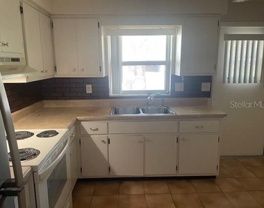 333 Lagoon Drive - Photo Thumbnail 4