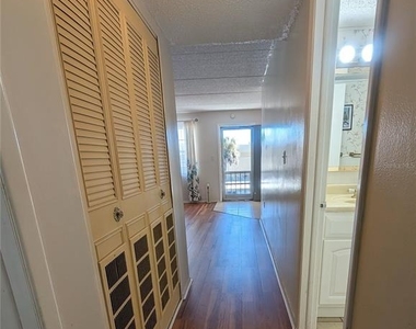 11620 Park Boulevard - Photo Thumbnail 11