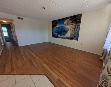 11620 Park Boulevard - Photo Thumbnail 3