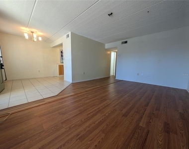 11620 Park Boulevard - Photo Thumbnail 9