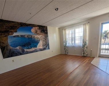 11620 Park Boulevard - Photo Thumbnail 10