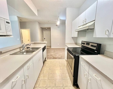 17110 Carrington Park Drive - Photo Thumbnail 7