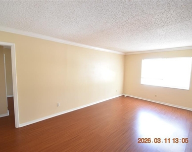 3910 44th Street N - Photo Thumbnail 5