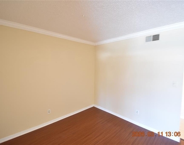 3910 44th Street N - Photo Thumbnail 9