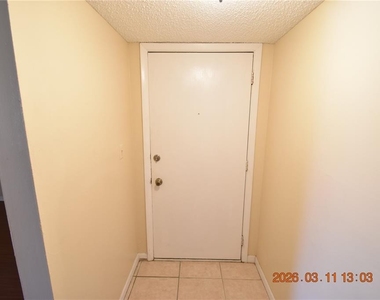 3910 44th Street N - Photo Thumbnail 4