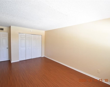 3910 44th Street N - Photo Thumbnail 17